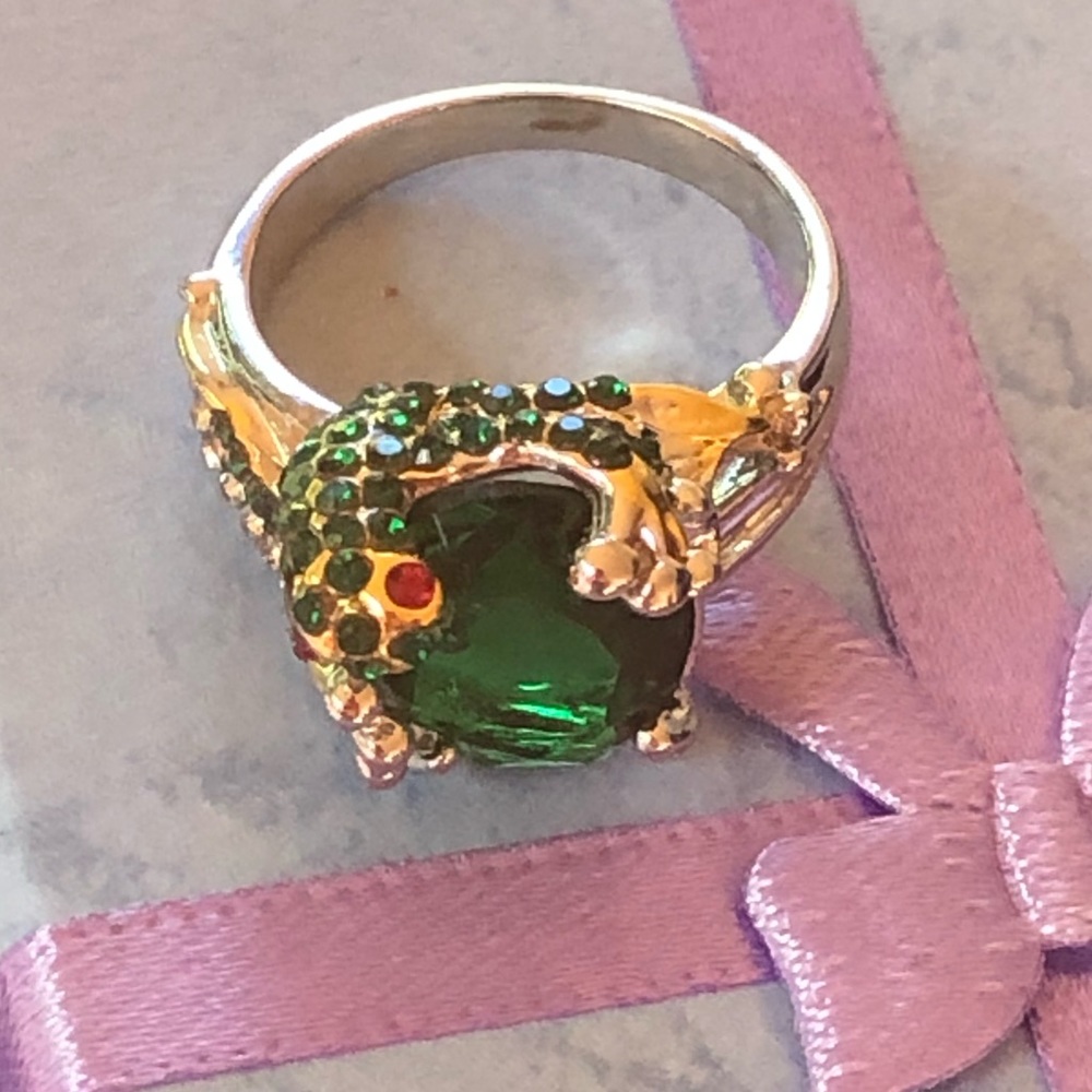 7.18 CT Gen* Tsavorite Chameleon/Lizard w/Gold Rin - Picture 4 of 8